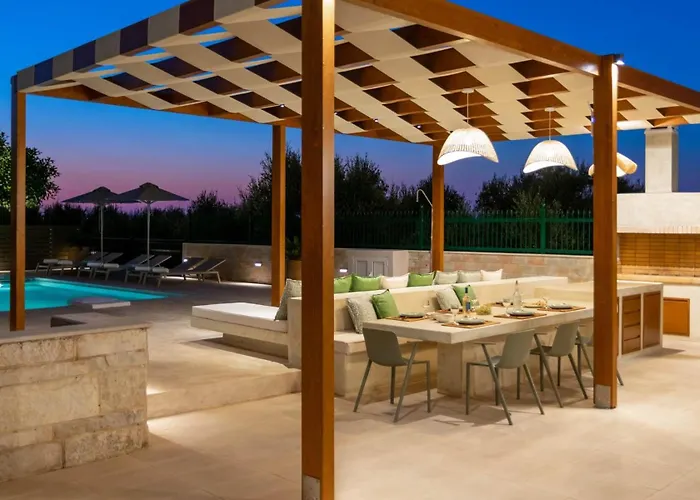 Estella Villa With Pool, Children Area, Bbq & Magnificent Views!
