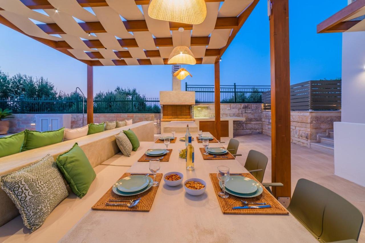 Villa Estella With Pool, Children Area, Bbq & Magnificent Views! Asterion