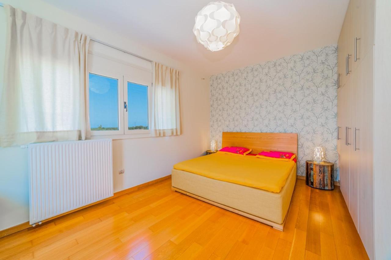 Villa Estella With Pool, Children Area, Bbq & Magnificent Views! *
