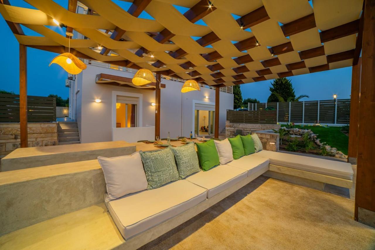 Vila Estella With Pool, Children Area, Bbq & Magnificent Views! *