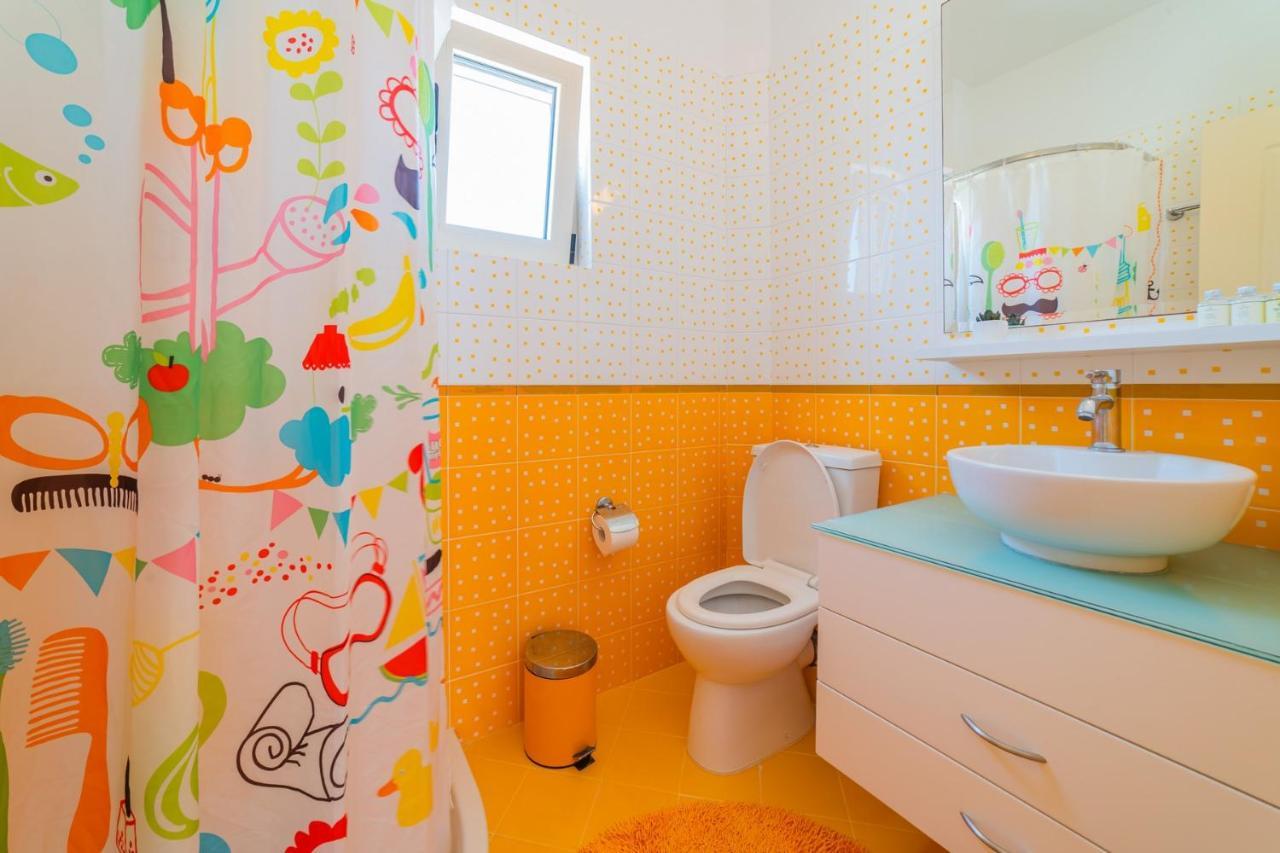 Estella With Pool, Children Area, Bbq & Magnificent Views!