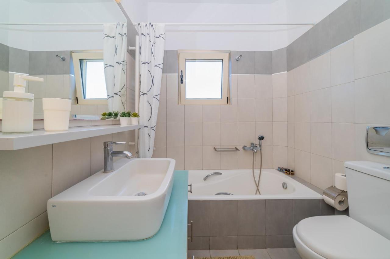 Villa Estella With Pool, Children Area, Bbq & Magnificent Views! Asterion