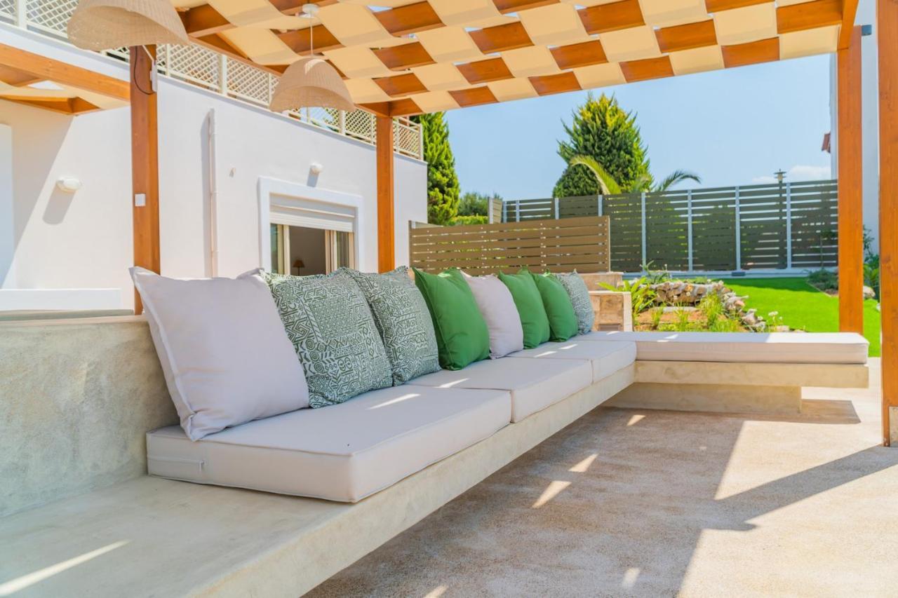 Villa Estella With Pool, Children Area, Bbq & Magnificent Views! Asterion