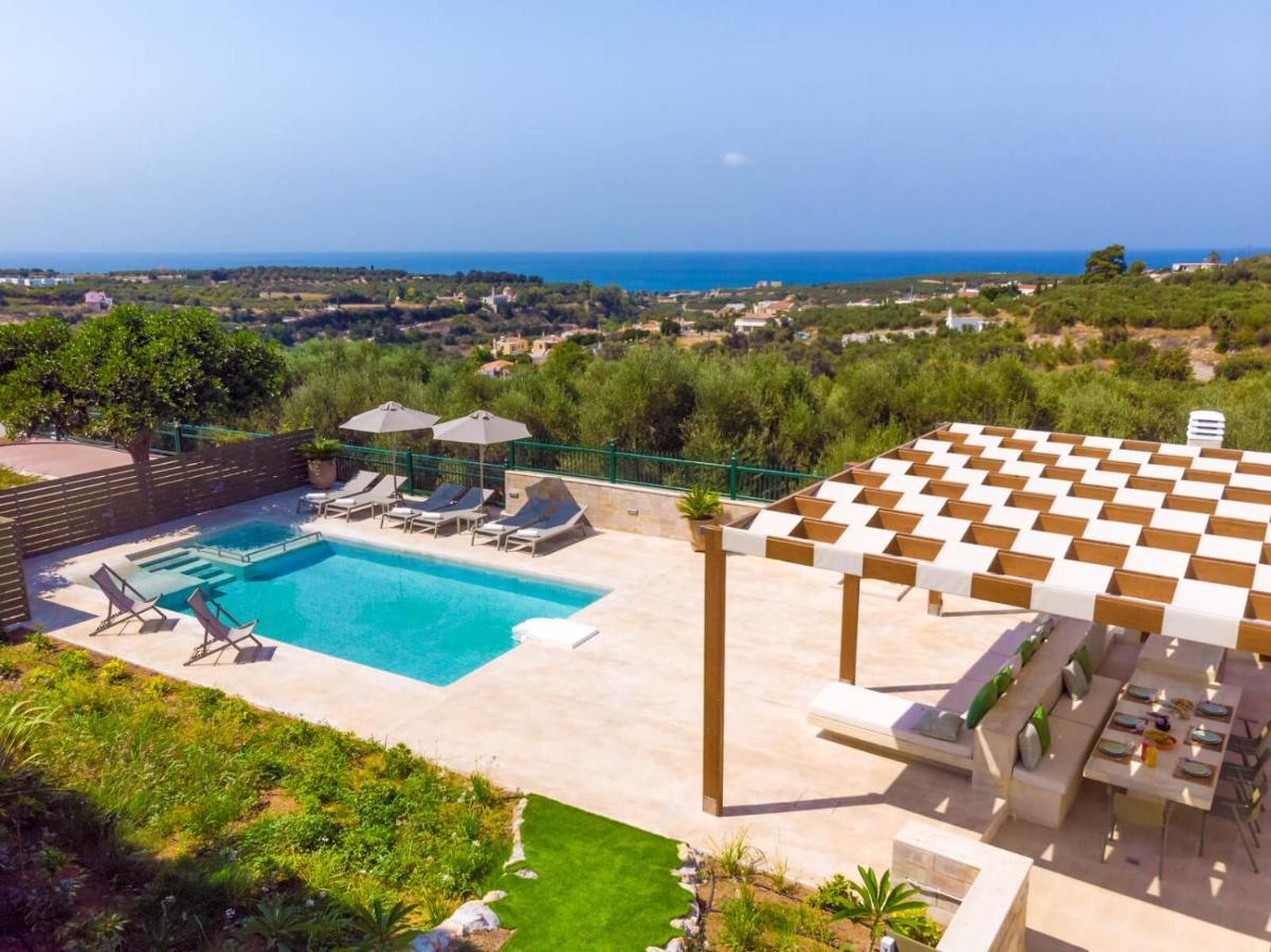 Estella With Pool, Children Area, Bbq & Magnificent Views! Vila